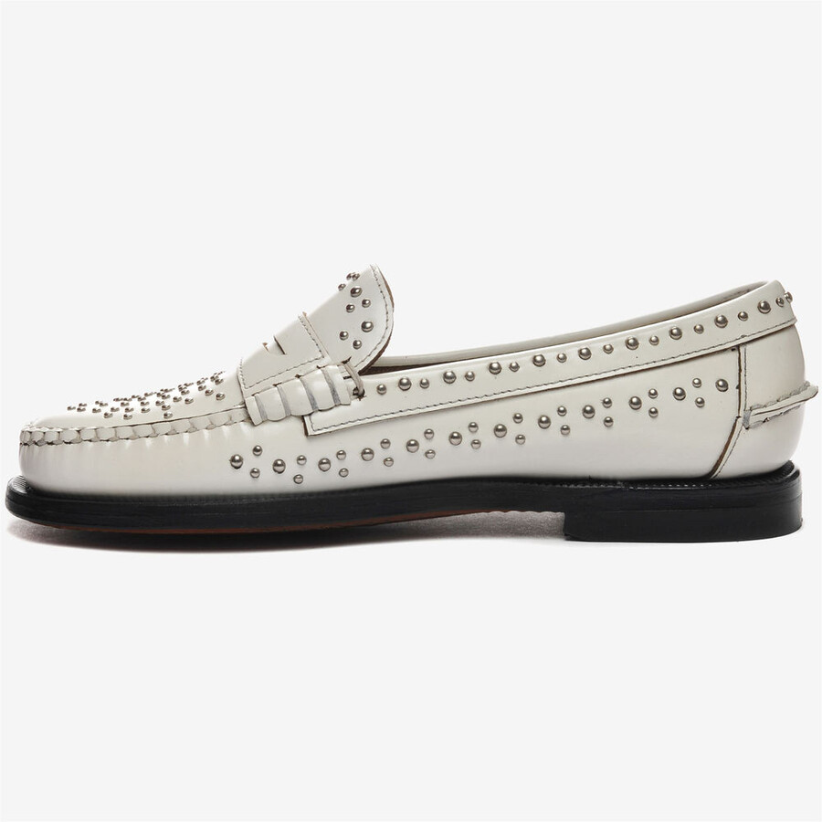 dan studs femme blanche